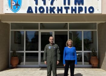 ΔΙΟΝΥΣΙΑ ΑΥΓΕΡΙΝΟΠΟΥΛΟΥ: Επίσκεψη στην 117 Πτέρυγα Μάχης και το ΚΕΑΤ
