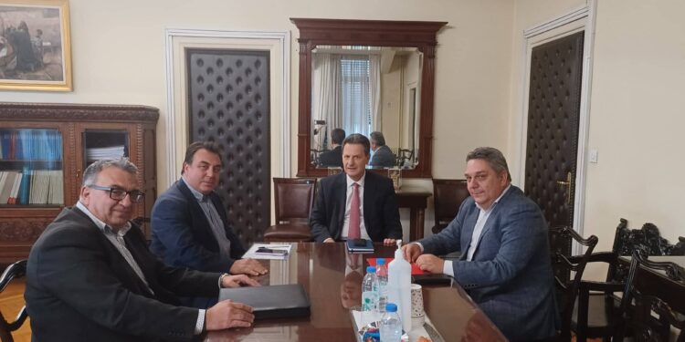 ΔΗΜΟΣ ΠΥΡΓΟΥ: Συνάντηση Δημάρχου με τον αναπληρωτή Υπουργό Οικονομικών Θεόδωρο Σκυλακάκη