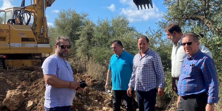 Με γοργό ρυθμό εξελίσσονται οι εργασίες της διάνοιξης του δρόμου από τη Νέα Φιγαλεία μέχρι την Αγία Άννα