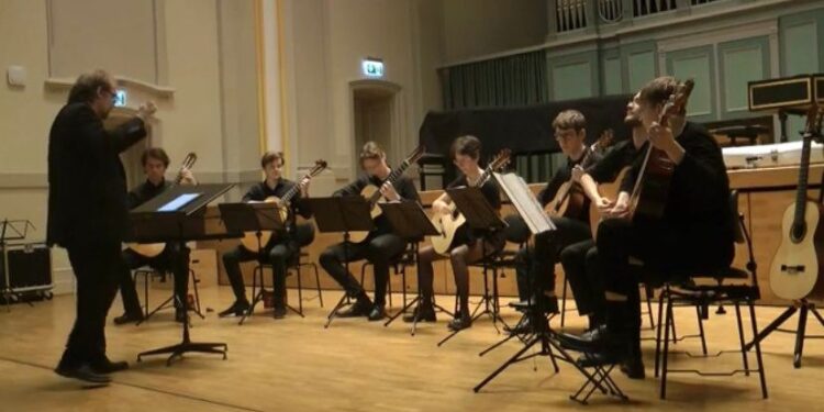 Μελωδικό ταξίδι κλασικής κιθάρας από το νεανικό κιθαριστικό σύνολο της Ζυρίχης