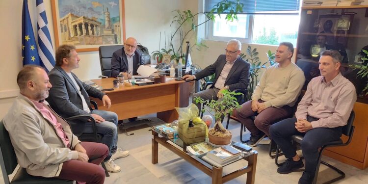 Συνάντηση του Βοηθού Περιφερειάρχη, Π. Σακελλαρόπουλου και αρμόδιων φορέων για τη δακοκτονία
