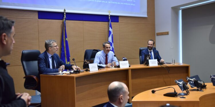 Χαιρετισμός Περιφερειάρχη Δυτικής Ελλάδας Νεκτάριου Φαρμάκη στην εκδήλωση με τον Π/Θ Κυριάκο Μητσοτάκη στην έδρα της ΠΔΕ