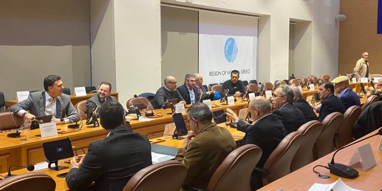 Συνάντηση εργασίας για την τουριστική ανάπτυξη της Δυτικής Ελλάδας με τη συμμετοχή του Υπουργού, Β. Κικίλια, του Αντιπεριφερειάρχη, Ν. Κοροβέση και φορέων της Αχαΐας
