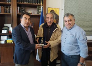 ΔΗΜΟΣ ΠΥΡΓΟΥ: Τον δικηγόρο Νίκο Παναγόπουλο τίμησε ο Δήμαρχος Πύργου Παναγιώτης Αντωνακόπουλος