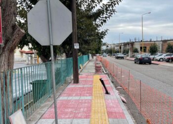ΔΗΜΟΣ ΖΑΧΑΡΩΣ: Σε εξέλιξη βρίσκεται η κατασκευή πεζοδρομίου και η εγκατάσταση δικτύου ηλεκτροφωτισμού στην πλευρά της εισόδου του Δημοτικού Σχολείου