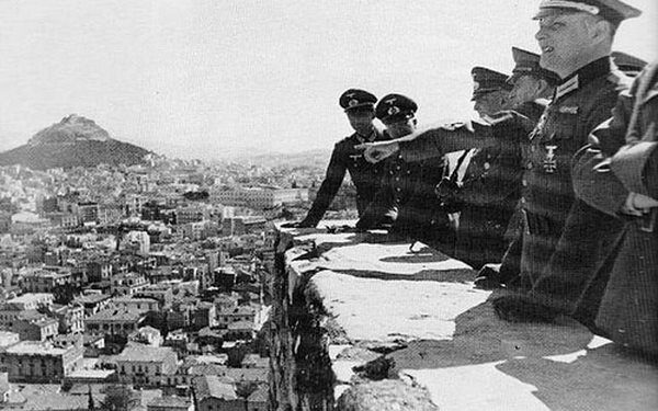 “Με τον φακό της ιστορίας”