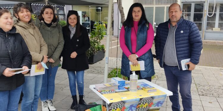 Ενημερωτικό περίπτερο του ΚΕΘΕΑ “ΚΥΤΤΑΡΟ – ΟΞΥΓΟΝΟ” στην Αμαλιάδα