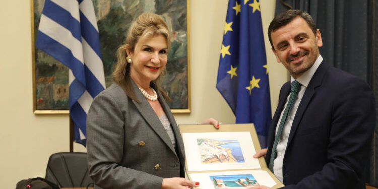 ΑΝΔΡΕΑΣ ΝΙΚΟΛΑΚΟΠΟΥΛΟΣ: “Εθιμοτυπική συνάντηση του Προεδρείου της ΚΟΦ Ελλάδας-Παναμά με την Πρέσβη του Παναμά στην Αθήνα (Τρίτη 29 Νοεμβρίου τ.έ.)”