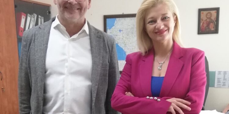 ΔΙΟΝΥΣΙΑ ΑΥΓΕΡΙΝΟΠΟΥΛΟΥ: Συνάντηση με τον Διοικητή του Γ.Ν Ηλείας για την στελέχωση και ανάπτυξη των τριών Νοσηλευτικών Μονάδων