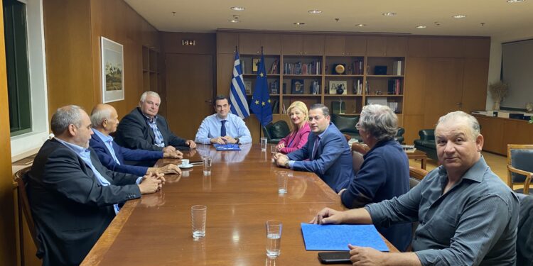 ΔΙΟΝΥΣΙΑ ΑΥΓΕΡΙΝΟΠΟΥΛΟΥ: Σύσκεψη με Σκρέκα για ΤΟΕΒ Ηλείας