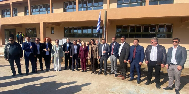 “Εκεί που ανοίγει ένα σχολείο, κλείνει μια φυλακή” (φωτος)