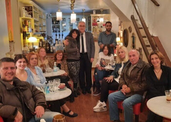 Ο πρόεδρος της Ένωσης Σεναριογράφων Ελλάδος, σε μια ακόμα εποικοδομητική συνάντηση με μέλη της Λέσχης Φίλων της Ε.Σ.Ε.