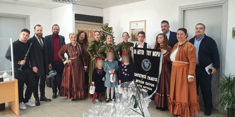 Ευχές και Πρωτοχρονιάτικα Κάλαντα στον Περιφερειάρχη Δυτικής Ελλάδας Νεκτάριο Φαρμάκη