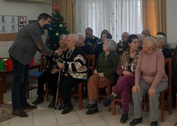 ΒΑΣΙΛΗΣ ΓΙΑΝΝΟΠΟΥΛΟΣ: Επισκέψεις Επισκέψεις στο Γηροκομείο «Παναγία η Καθολική» Γαστούνης και στον Πρότυπο Βρεφονηπιακό Σταθμό «Ο Άγιος Νικόλαος» Κέντρου Πηνείας