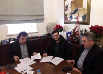 ΔΗΜΟΣ ΠΥΡΓΟΥ: Υπεγράφη η σύμβαση για έργο οδοποιίας με ασφαλτοστρώσεις στις Κοινότητες Κατσαρού και Αγίων Αποστόλων