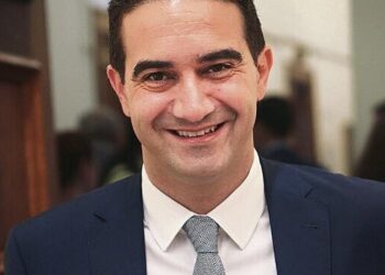 ΜΙΧΑΛΗΣ ΚΑΤΡΙΝΗΣ: “Αυτά τα Χριστούγεννα ας δώσουμε πρώτα και πάνω απ’ όλα αγάπη”