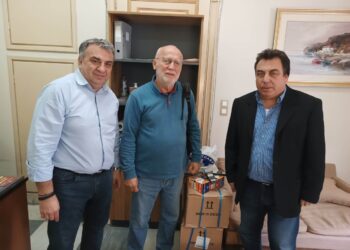 ΔΗΜΟΣ ΠΥΡΓΟΥ: Πρόσφερε γραφική ύλη για τους μαθητές του Κοινωνικού Φροντιστηρίου