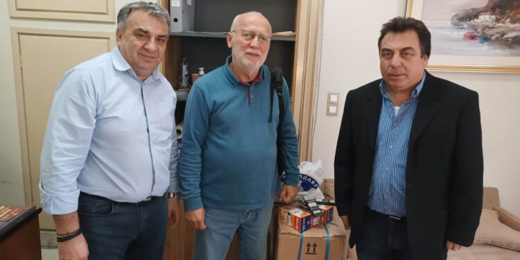 ΔΗΜΟΣ ΠΥΡΓΟΥ: Πρόσφερε γραφική ύλη για τους μαθητές του Κοινωνικού Φροντιστηρίου