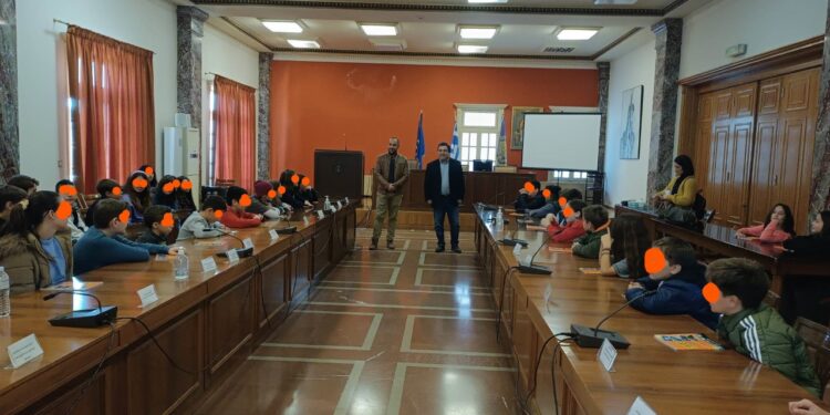 Στο Λάτσειο Δημοτικό Μέγαρο μαθητές του 2ου Δημοτικού σχολείου