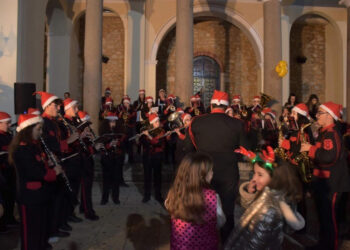 ΔΗΜΟΣ ΑΝΔΡΑΒΙΔΑΣ – ΚΥΛΛΗΝΗΣ: Γέμισαν… Χριστούγεννα τα Λεχαινά!