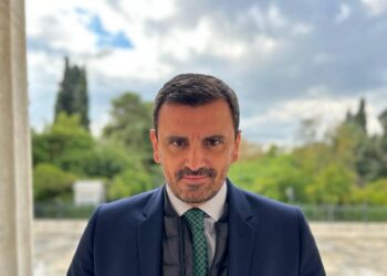 ΑΝΔΡΕΑΣ ΝΙΚΟΛΑΚΟΠΟΥΛΟΣ: “Φάρος ελπίδας και αγάπης  τα Χριστούγεννα!”