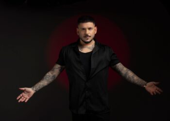 ΔΗΜΟΣ ΗΛΙΔΑΣ: Σήμερα η μεγάλη συναυλία στην εκδήλωση φωταγώγησης του Χριστουγεννιάτικου Δέντρου  με τον Stan Αντιπαριώτη