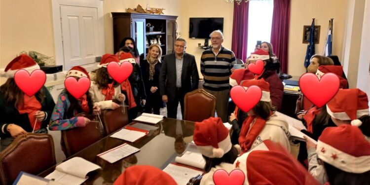 Τα κάλαντα στον Δήμαρχο Πηνειού