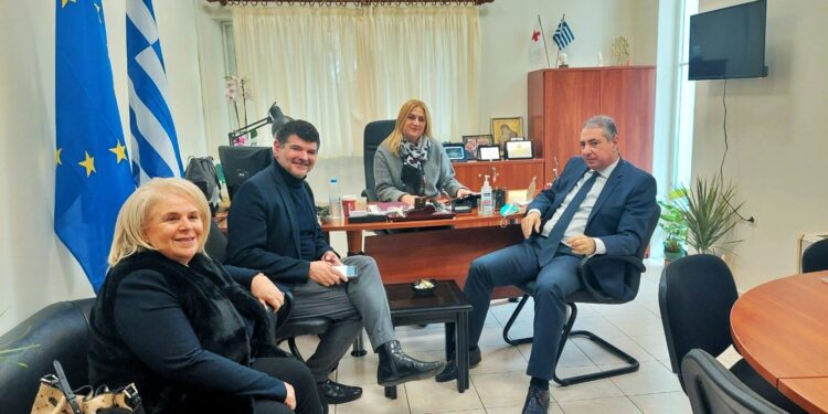 Επίσκεψη Διοικητή 6ης ΥΠΕ κ.Καρβέλη στη στη Ν.Μ. Κρεστένων (φωτος)