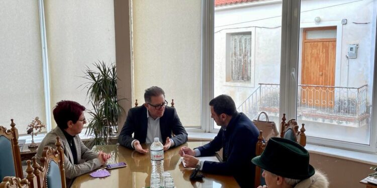 Συνάντηση του Βουλευτή Ηλείας Ανδρέα Νικολακόπουλου και του Δημάρχου Ζαχάρως Κώστα Αλεξανδρόπουλου στη Ζαχάρω