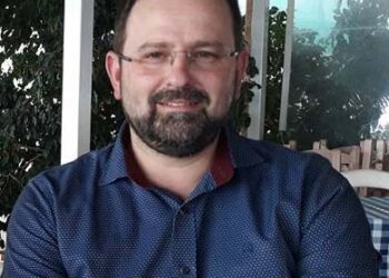 Ο Νίκος Κοροβέσης στην αθηναϊκή εφημερίδα «ΠΑΡΑΠΟΛΙΤΙΚΑ»