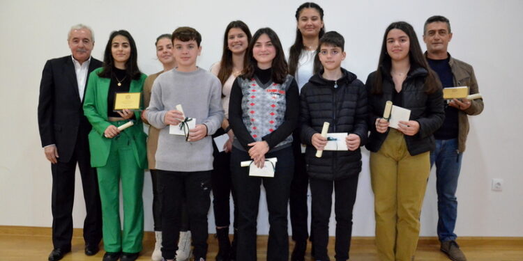 Τιμήθηκαν οι πρώτοι μαθητές των Σχολείων Καράτουλα και Γουμέρου