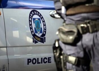 ΠΥΡΓΟΣ: Αφαίρεσε μπαταρίες φορτηγού και εργαλεία