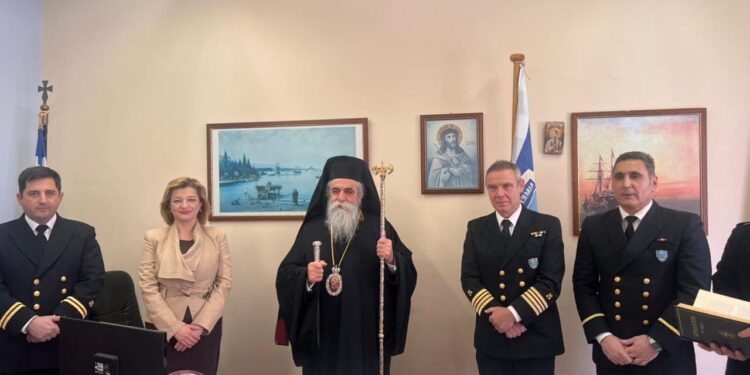Στην κοπή πρωτοχρονιάτικης πίτας του Λιμεναρχείου Κυλλήνης παρευρέθηκε η Δ. Αυγερινοπούλου