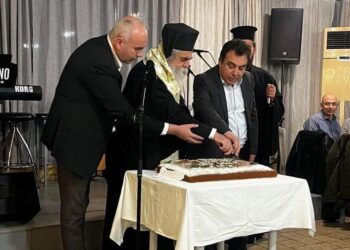 Υπηρεσίας Πρασίνου και της Δημοτικής Αστυνομίας  Πύργου: Πραγματοποιήθηκε η κοπή της Πρωτοχρονιάτικης πίτας