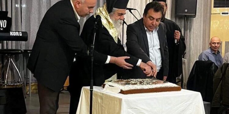 Υπηρεσίας Πρασίνου και της Δημοτικής Αστυνομίας  Πύργου: Πραγματοποιήθηκε η κοπή της Πρωτοχρονιάτικης πίτας