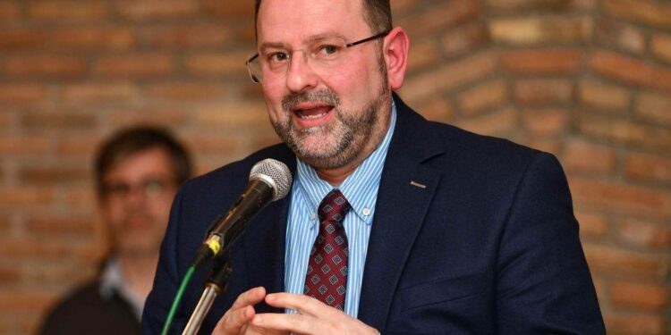 ΝΙΚΟΣ ΚΟΡΟΒΕΣΗΣ: “Εξοπλίζουμε με μουσικά όργανα Φιλαρμονικές & εκπαιδευτικές μονάδες της Ηλείας”