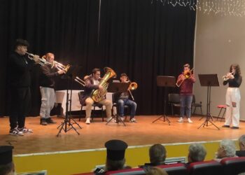 Πλήθος κόσμου στην κοπή της πίτας της Φιλαρμονικής Λεχαινών (φωτος)