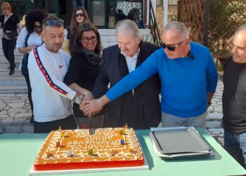 ΔΗΜΟΣ ΑΝΔΡΙΤΣΑΙΝΑΣ -ΚΡΕΣΤΕΝΩΝ: Με παραδοσιακό τρόπο το τσίκνισαν οι εργαζόμενοι