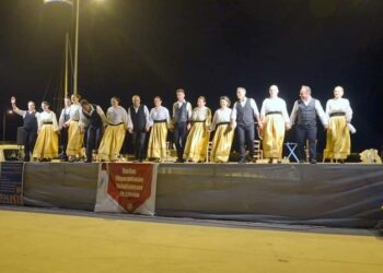 ΟΜΙΛΟΣ ΕΘΙΜΟΤΥΠΙΚΩΝ ΕΚΔΗΛΩΣΕΩΝ ΛΕΧΑΙΝΩΝ: Έξοδος Βασιλιά Καρνάβαλου