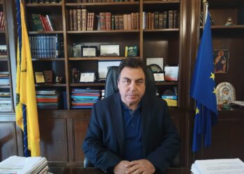 “Καταπέλτης” ο Δήμαρχος Πύργου για τις διακοπές νερού σε πολυκατοικίες από τη ΔΕΥΑΠ