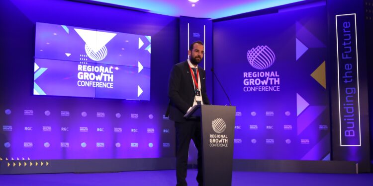 Ν. ΦΑΡΜΑΚΗΣ στο RGC 2023: “Να σκοτώσουμε τον παλιό κακό μας εαυτό για να δώσουμε στη νέα γενιά το μέλλον που της αξίζει”