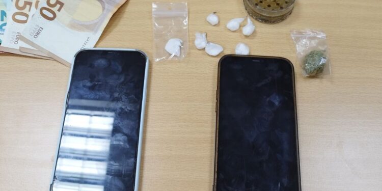 Σύλληψη δύο ημεδαπών στην Ηλεία για κατοχή και μεταφορά ναρκωτικών