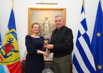 ΔΙΟΝΥΣΙΑ ΑΥΓΕΡΙΝΟΠΟΥΛΟΥ: Συνάντηση με τον Αρχηγό ΓΕΕΘΑ, Στρατηγό Κωνσταντίνο Φλώρο