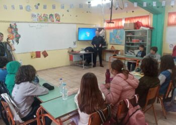 Ο Ειδικός Συνεργάτης του Δήμου Πύργου – Ιστορικός Θεόδωρος Λάμπρος στο Δημοτικό Σχολείο Μανωλάδας