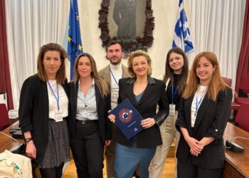 ΔΙΟΝΥΣΙΑ ΑΥΓΕΡΙΝΟΠΟΥΛΟΥ: Ανάδειξη καλών πρακτικών για την απορρύπανση του θαλασσίου περιβάλλοντος