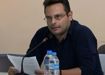 “Η πολιτική υποκρισία των… πορφυρογέννητων Καραμανλήδων”