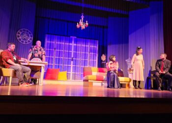 Σείστηκε από τα γέλια ο “Απόλλωνας”  με την  παράσταση “Απόψε τρώμε στης Ιοκάστης”