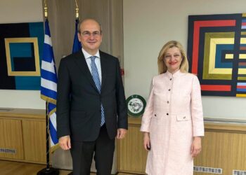 ΔΙΟΝΥΣΙΑ ΑΥΓΕΡΙΝΟΠΟΥΛΟΥ: “Αυξάνονται 8% τα αναπηρικά επιδόματα”