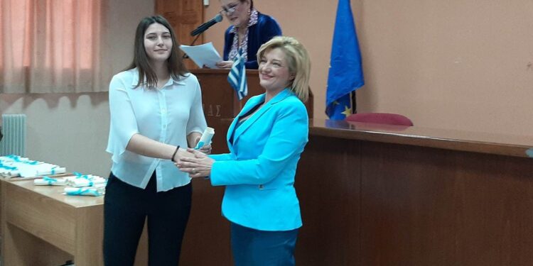 ΔΙΟΝΥΣΙΑ ΑΥΓΕΡΙΝΟΠΟΥΛΟΥ: Δίπλα στους φοιτητές, για να εκπληρώσουν τα όνειρά τους