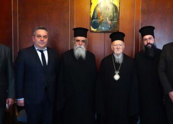 Επίσημη επίσκεψη στον προκαθήμενο της Ορθοδοξίας